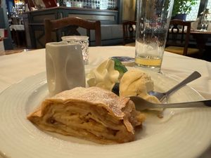 Apple Streudel at the Ratskellar